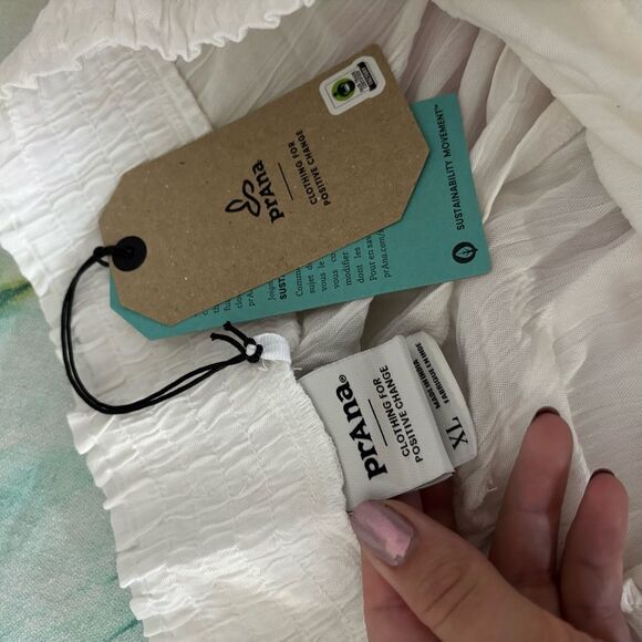 Prana FERNIE 🆕 new with tags 🏷️ Swim Coverup White Shorts 🩳 XL - Picture 5 of 7